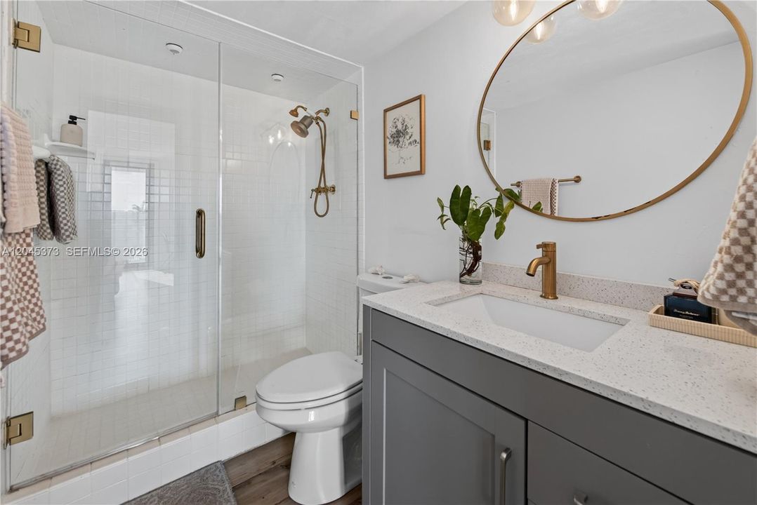 For Sale: $875,000 (2 beds, 2 baths, 1050 Square Feet)