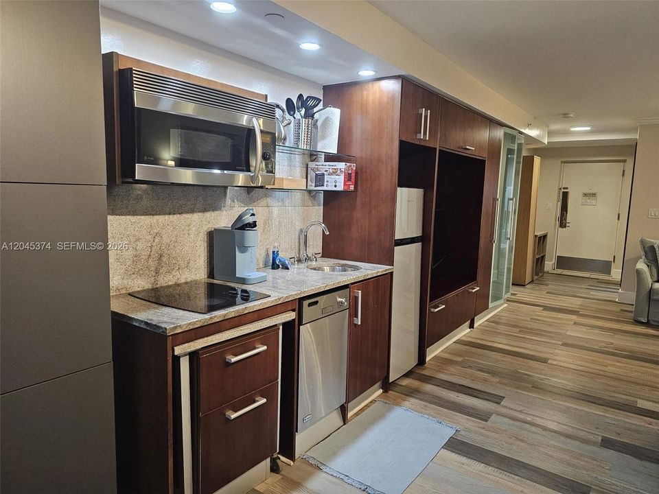 На продажу: $300,000 (0 спален, 1 ванн, 480 Квадратных фут)