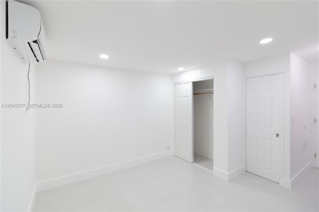 For Rent: $1,262 (1 beds, 1 baths, 1563 Square Feet)