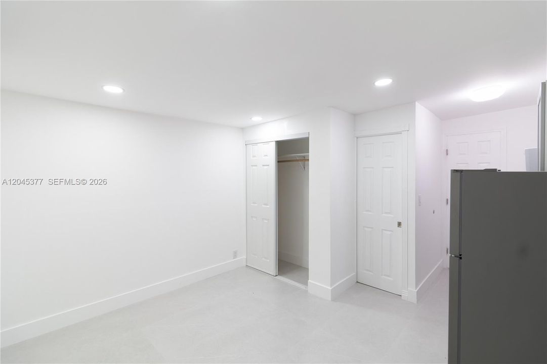 For Rent: $1,262 (1 beds, 1 baths, 1563 Square Feet)