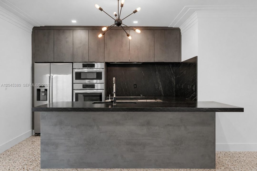 В аренду: $6,950 (3 спален, 3 ванн, 2041 Квадратных фут)