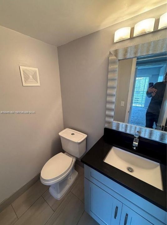 В аренду: $1,850 (2 спален, 1 ванн, 819 Квадратных фут)
