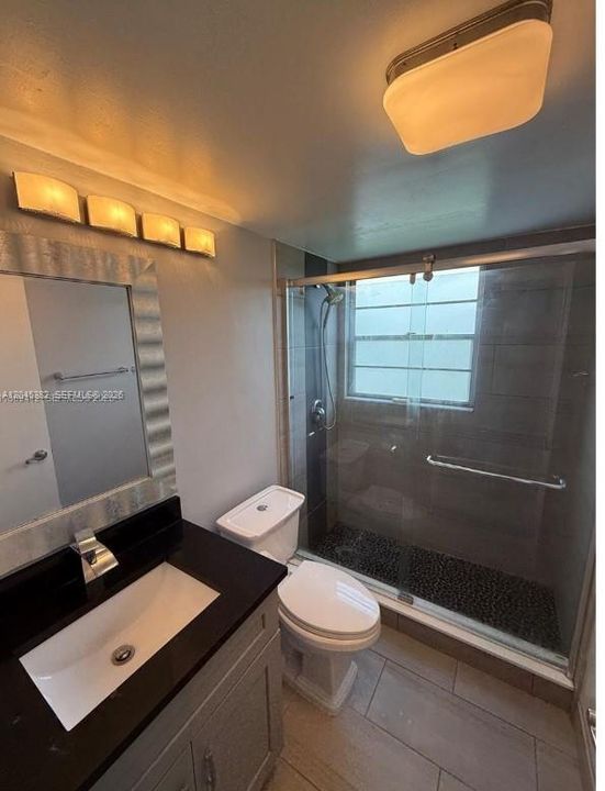 В аренду: $1,850 (2 спален, 1 ванн, 819 Квадратных фут)