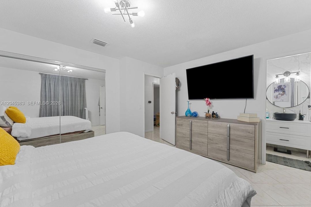 В аренду: $3,500 (3 спален, 2 ванн, 1138 Квадратных фут)