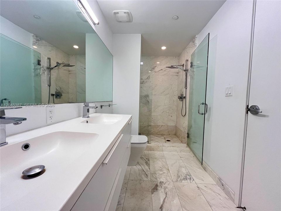 For Rent: $6,000 (3 beds, 3 baths, 1335 Square Feet)