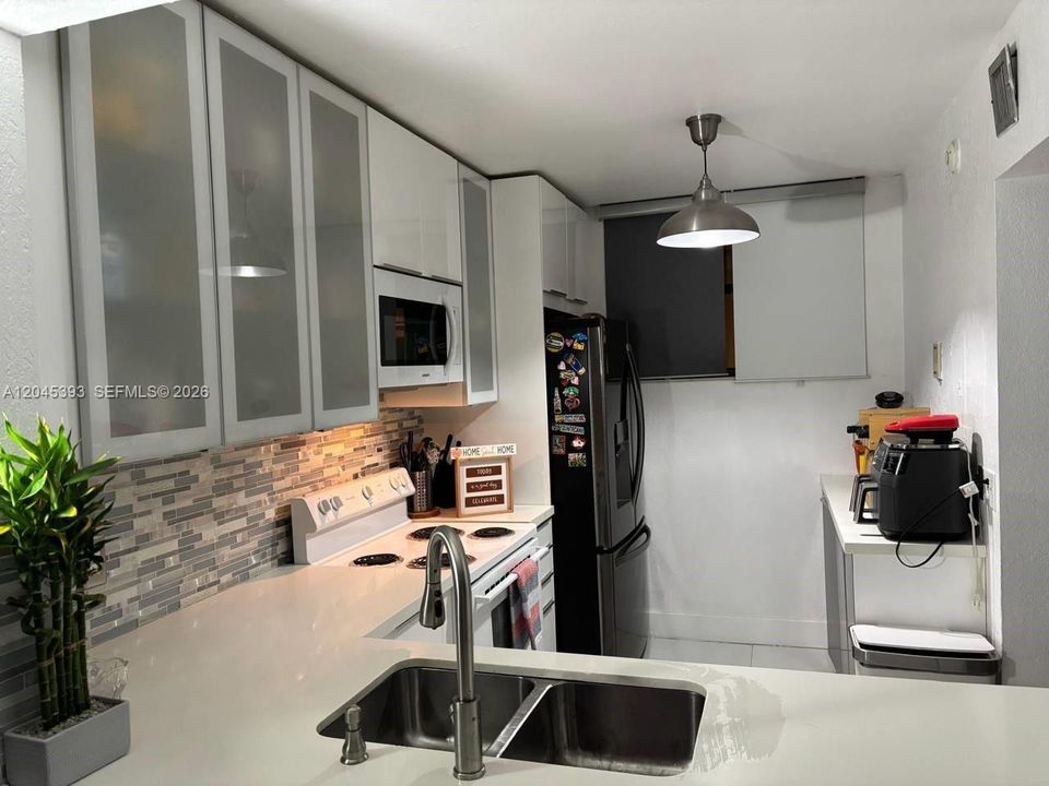 En Venta: $228,000 (2 camas, 2 baños, 1120 Pies cuadrados)