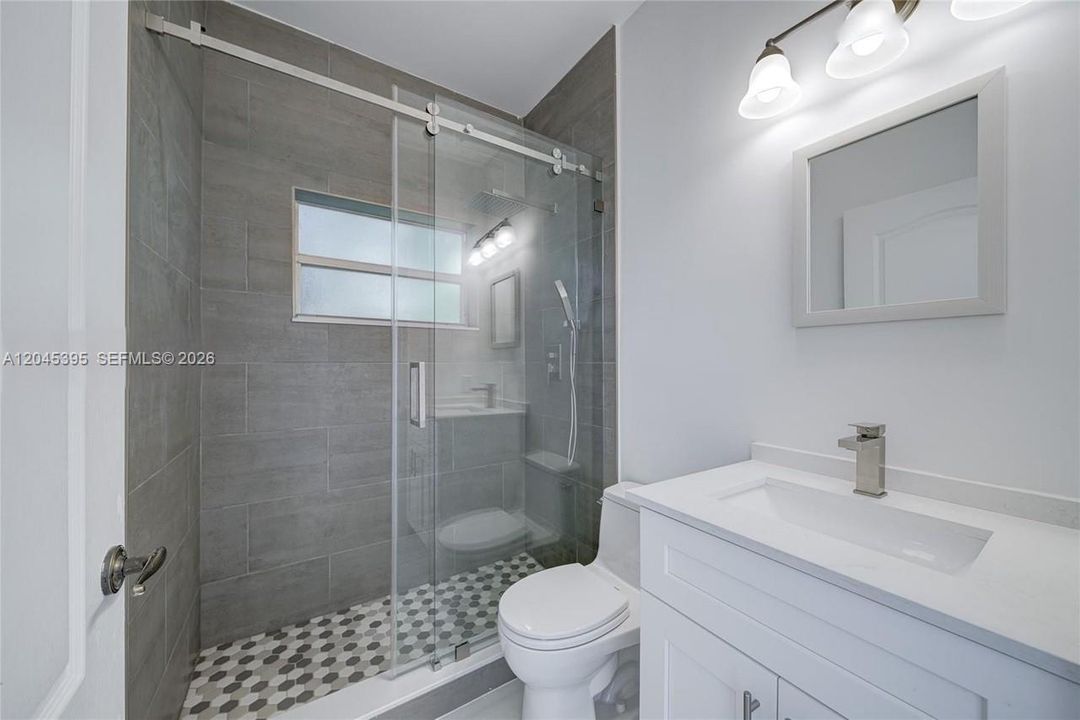 En Venta: $710,000 (3 camas, 2 baños, 1654 Pies cuadrados)