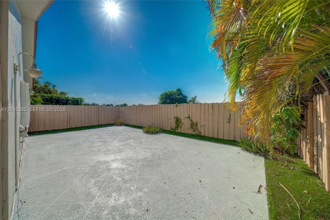 En Venta: $710,000 (3 camas, 2 baños, 1654 Pies cuadrados)