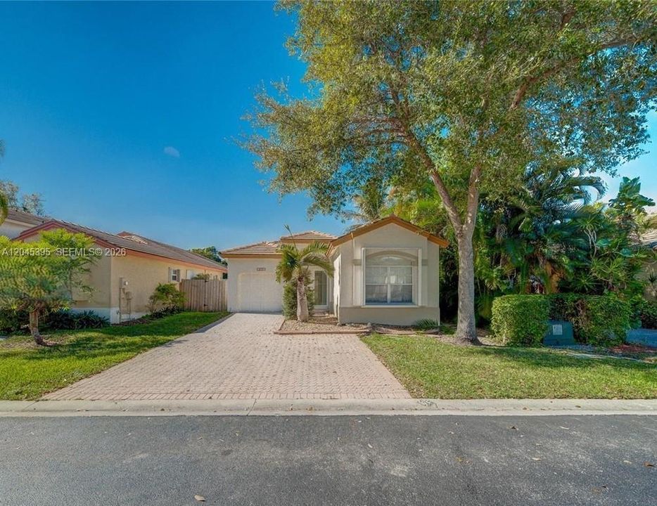 En Venta: $710,000 (3 camas, 2 baños, 1654 Pies cuadrados)