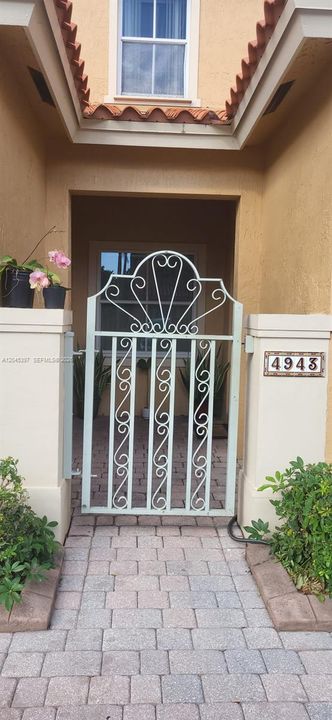 En Venta: $378,900 (3 camas, 3 baños, 1382 Pies cuadrados)