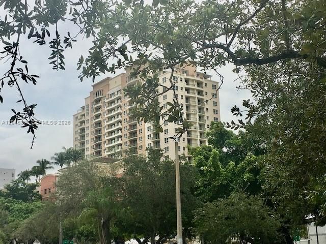 For Rent: $3,400 (2 beds, 2 baths, 1180 Square Feet)