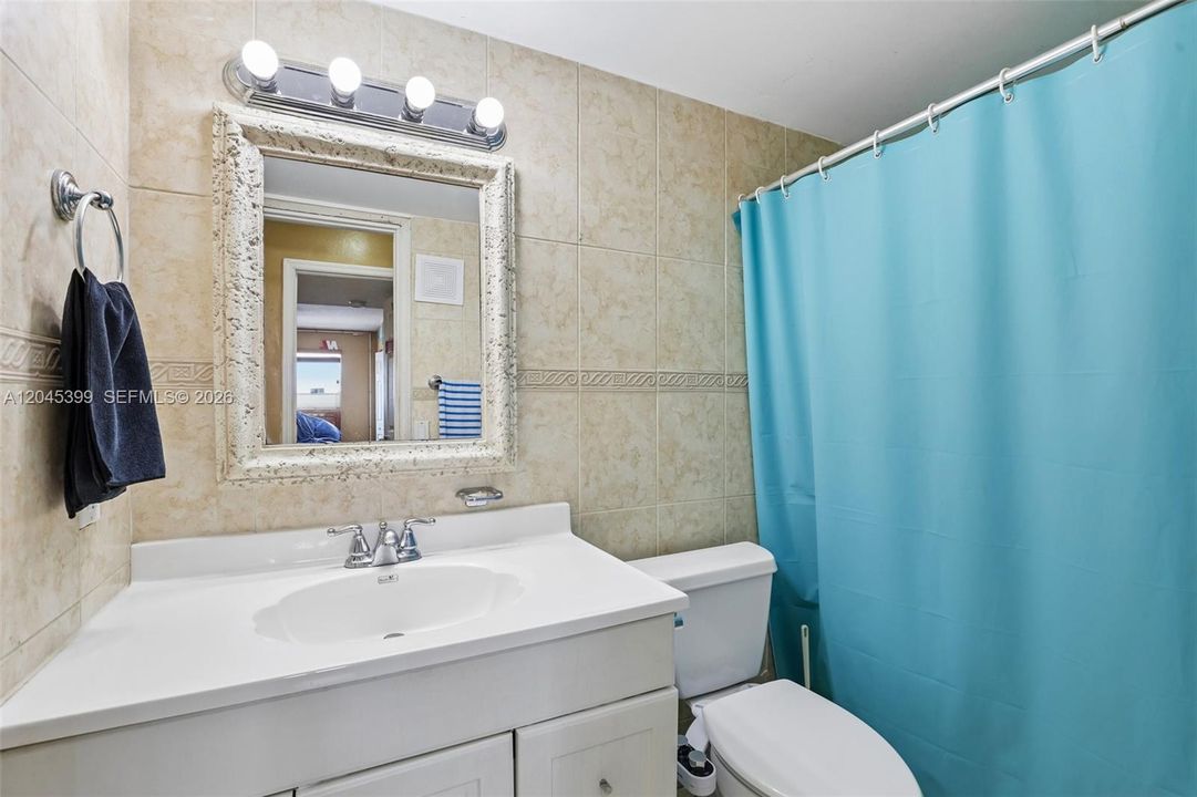 На продажу: $234,000 (2 спален, 1 ванн, 1042 Квадратных фут)