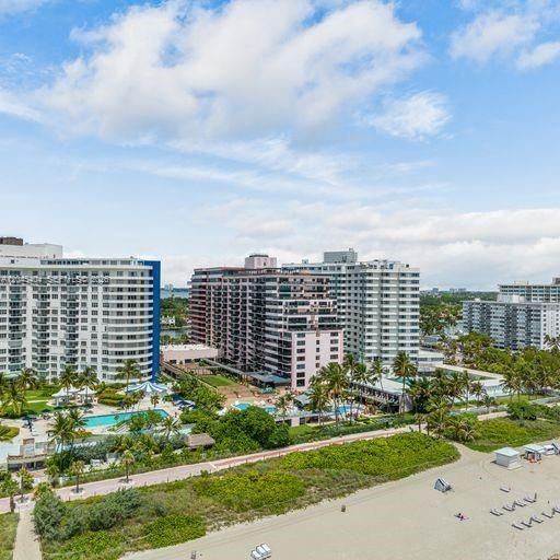待售: $545,000 (2 贝兹, 2 浴室, 960 平方英尺)