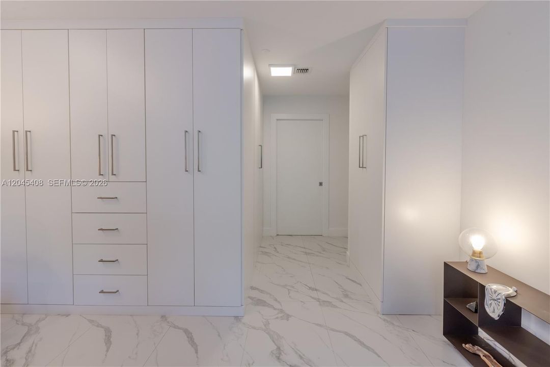 For Sale: $1,470,000 (2 beds, 2 baths, 1467 Square Feet)
