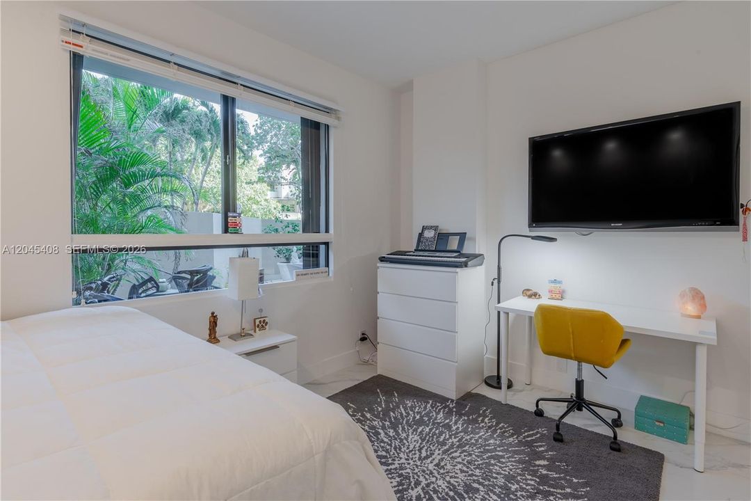 For Sale: $1,470,000 (2 beds, 2 baths, 1467 Square Feet)