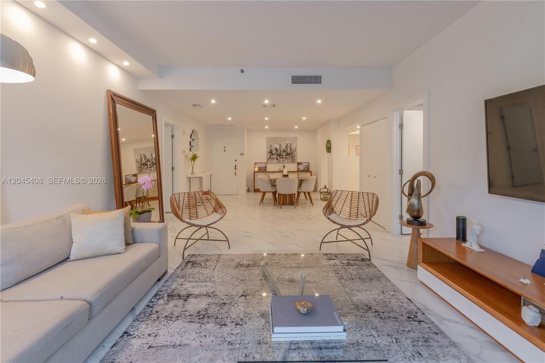 For Sale: $1,470,000 (2 beds, 2 baths, 1467 Square Feet)