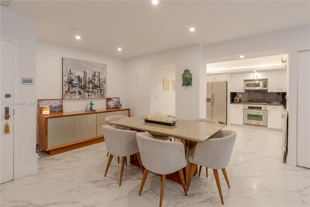 For Sale: $1,470,000 (2 beds, 2 baths, 1467 Square Feet)