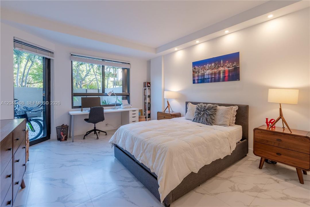 For Sale: $1,470,000 (2 beds, 2 baths, 1467 Square Feet)