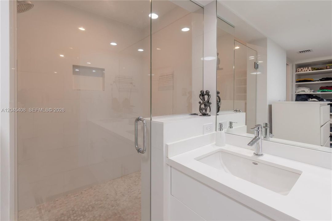 For Sale: $1,470,000 (2 beds, 2 baths, 1467 Square Feet)