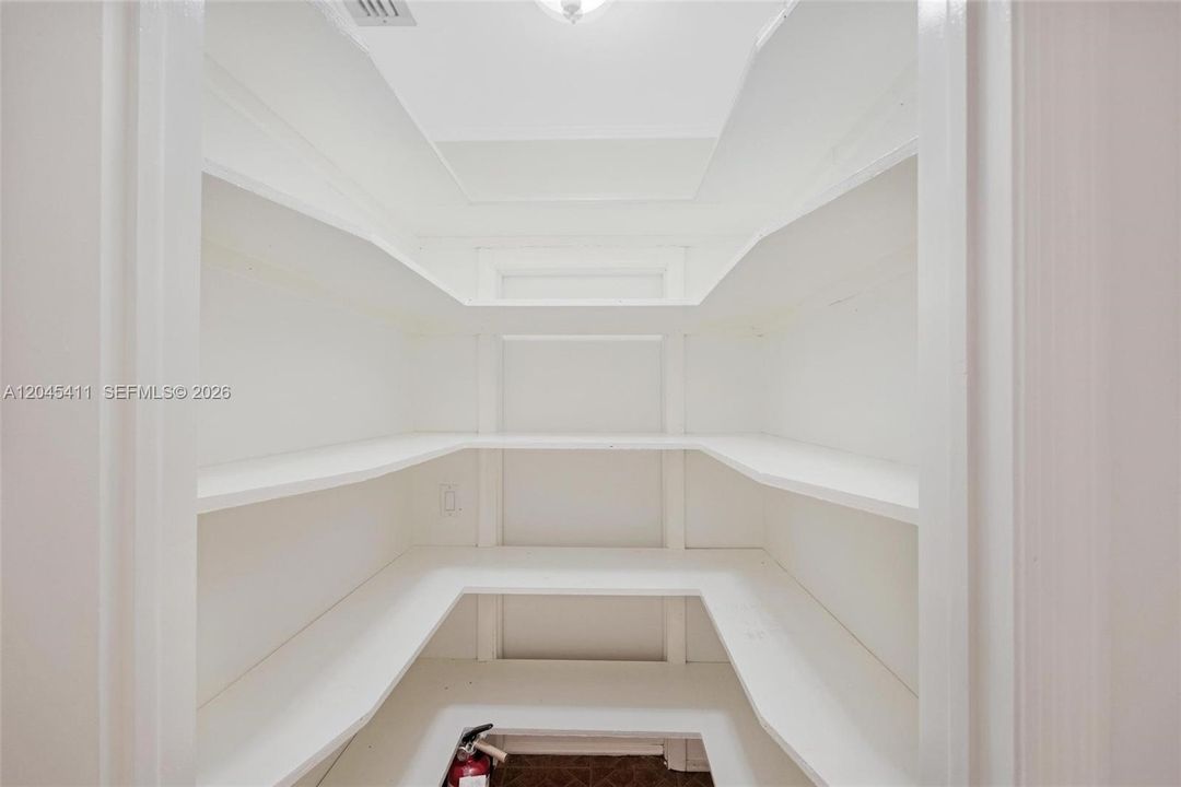 En Renta: $7,500 (4 camas, 3 baños, 2417 Pies cuadrados)