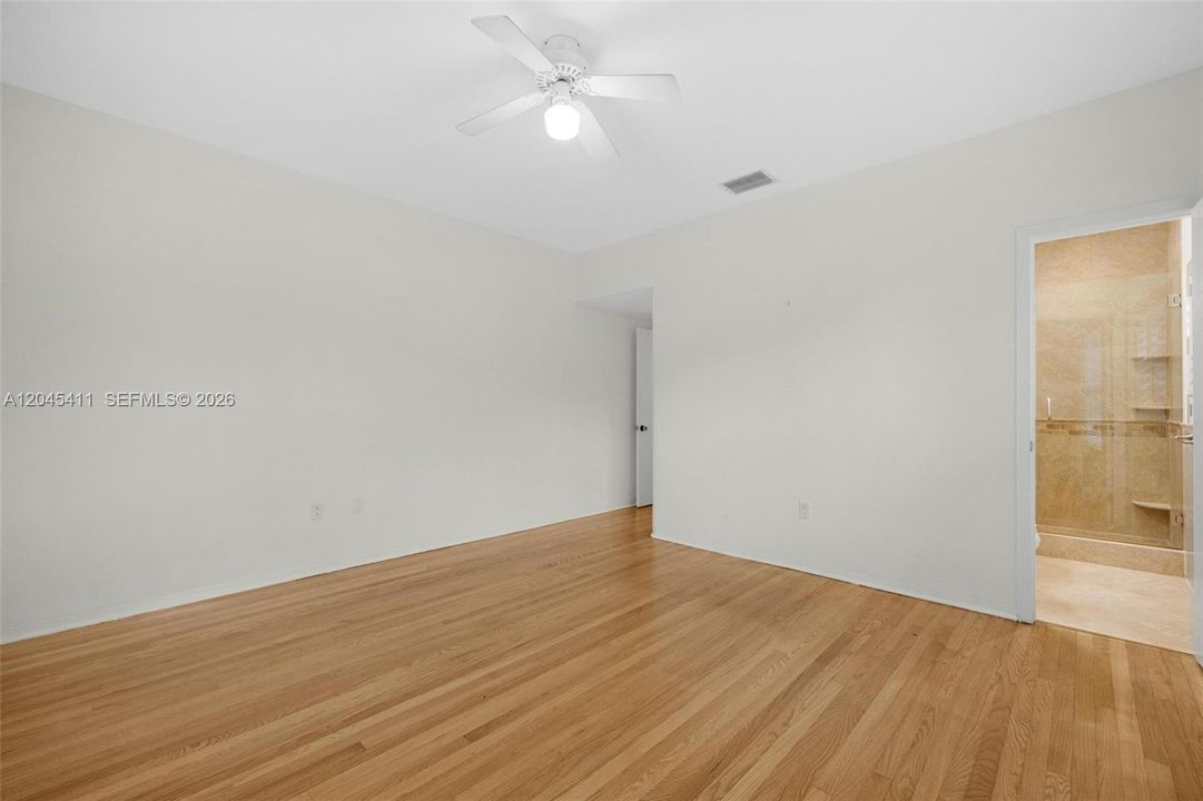 En Renta: $7,500 (4 camas, 3 baños, 2417 Pies cuadrados)