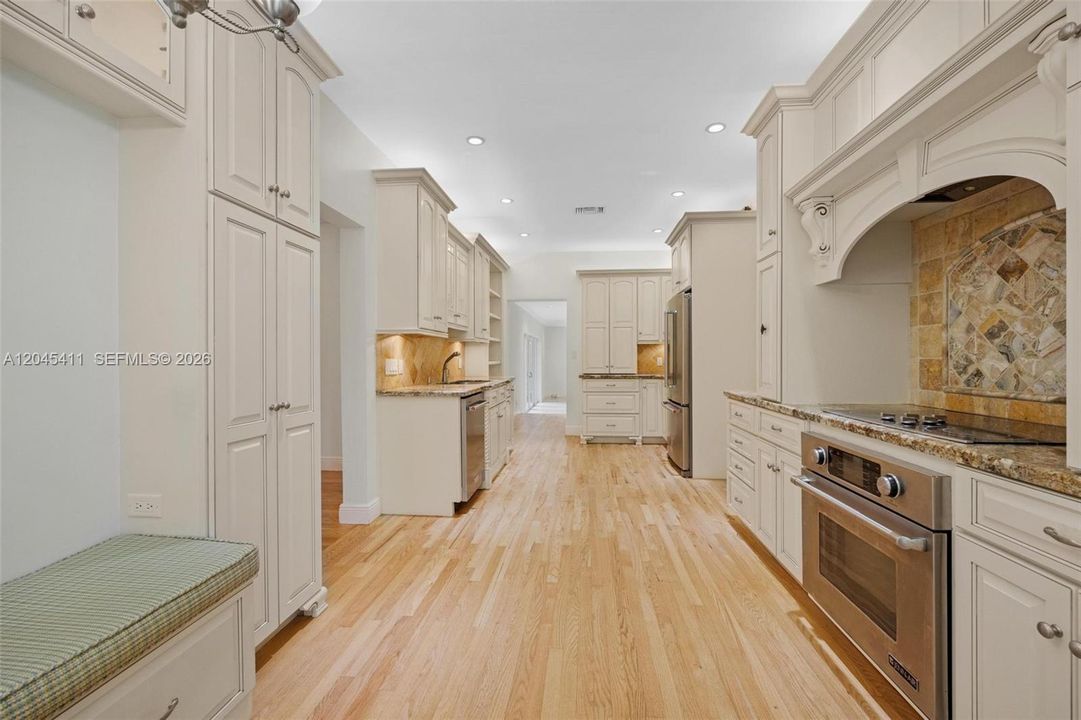 En Renta: $7,500 (4 camas, 3 baños, 2417 Pies cuadrados)