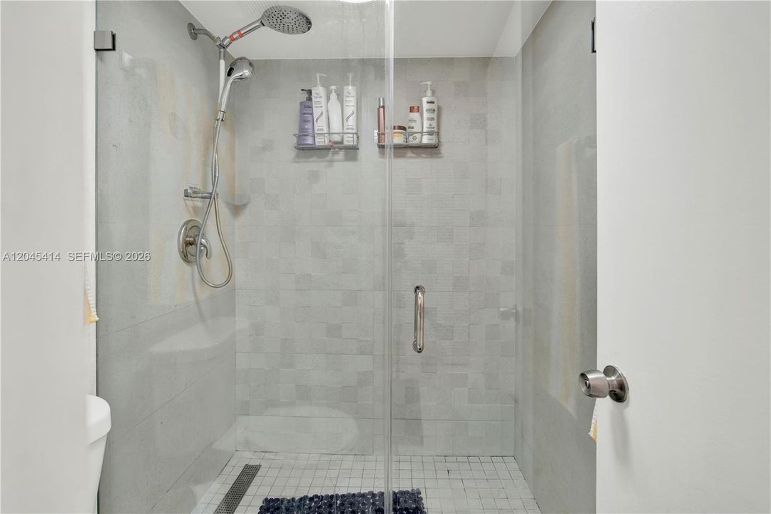 For Sale: $315,000 (2 beds, 2 baths, 900 Square Feet)