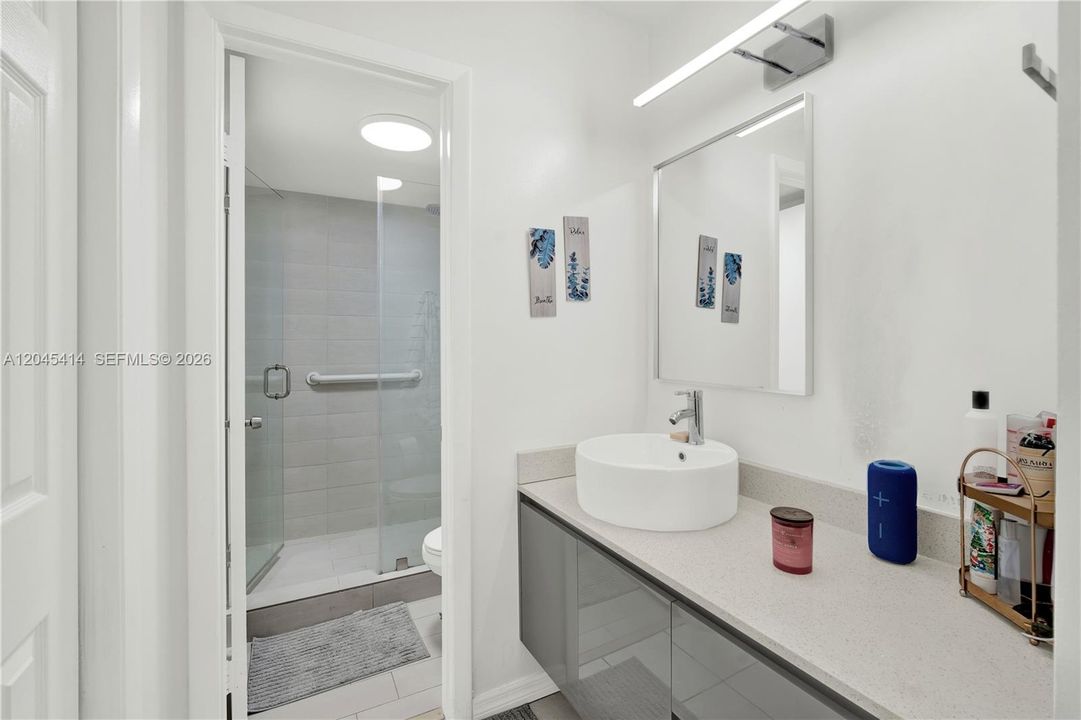For Sale: $315,000 (2 beds, 2 baths, 900 Square Feet)