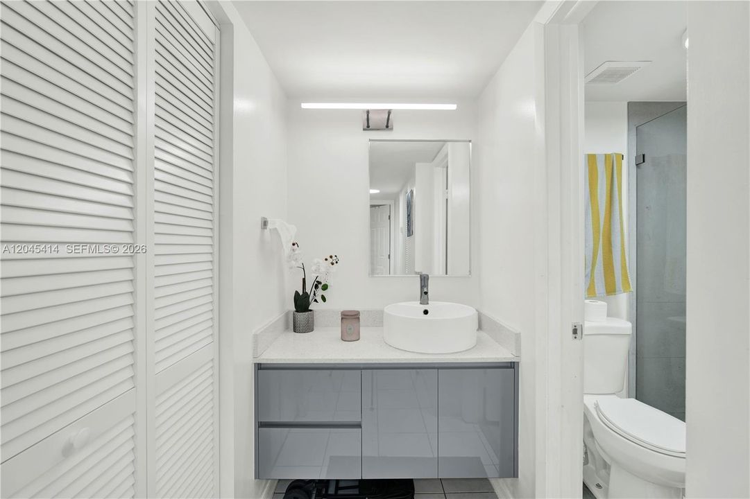 For Sale: $315,000 (2 beds, 2 baths, 900 Square Feet)