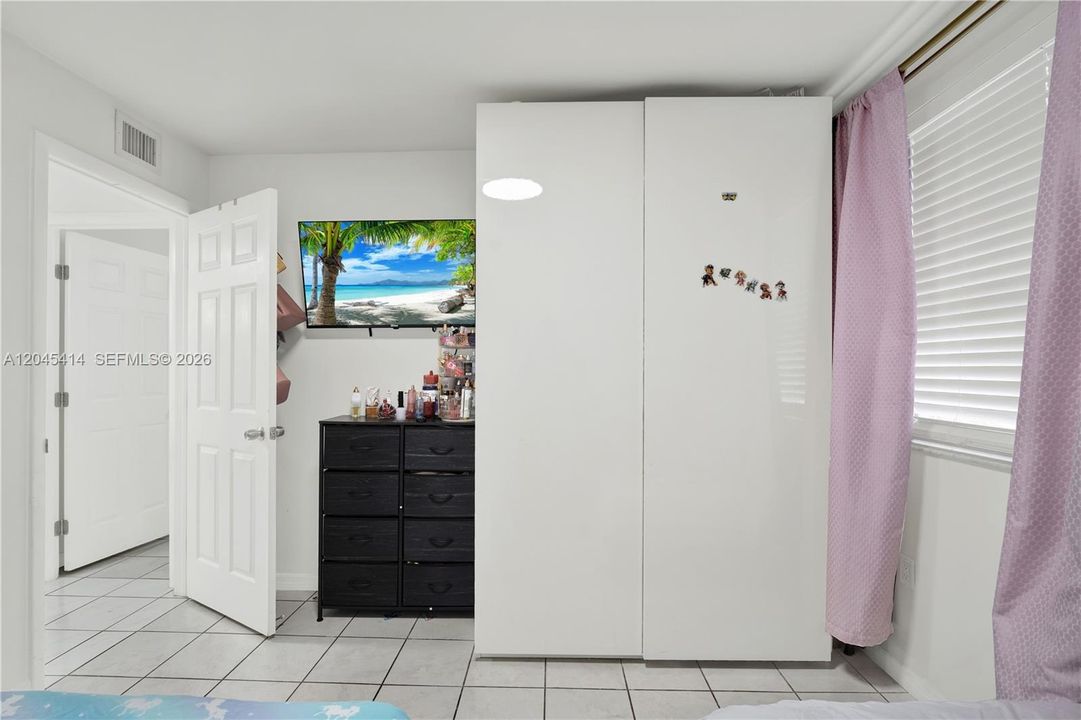 For Sale: $315,000 (2 beds, 2 baths, 900 Square Feet)