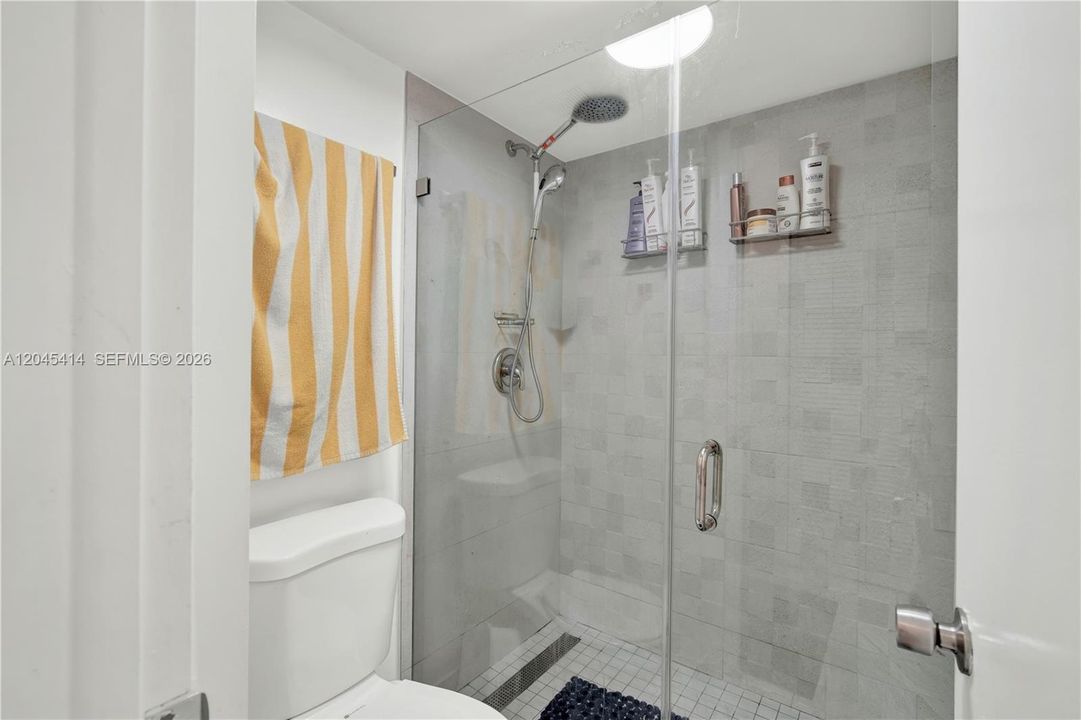 For Sale: $315,000 (2 beds, 2 baths, 900 Square Feet)