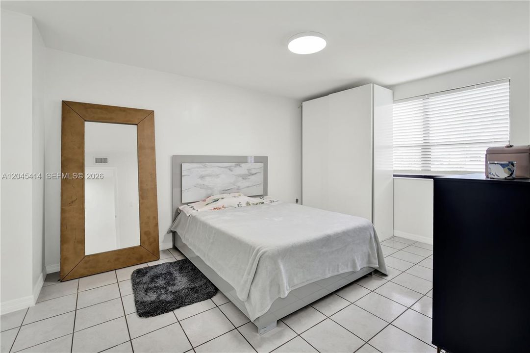 For Sale: $315,000 (2 beds, 2 baths, 900 Square Feet)