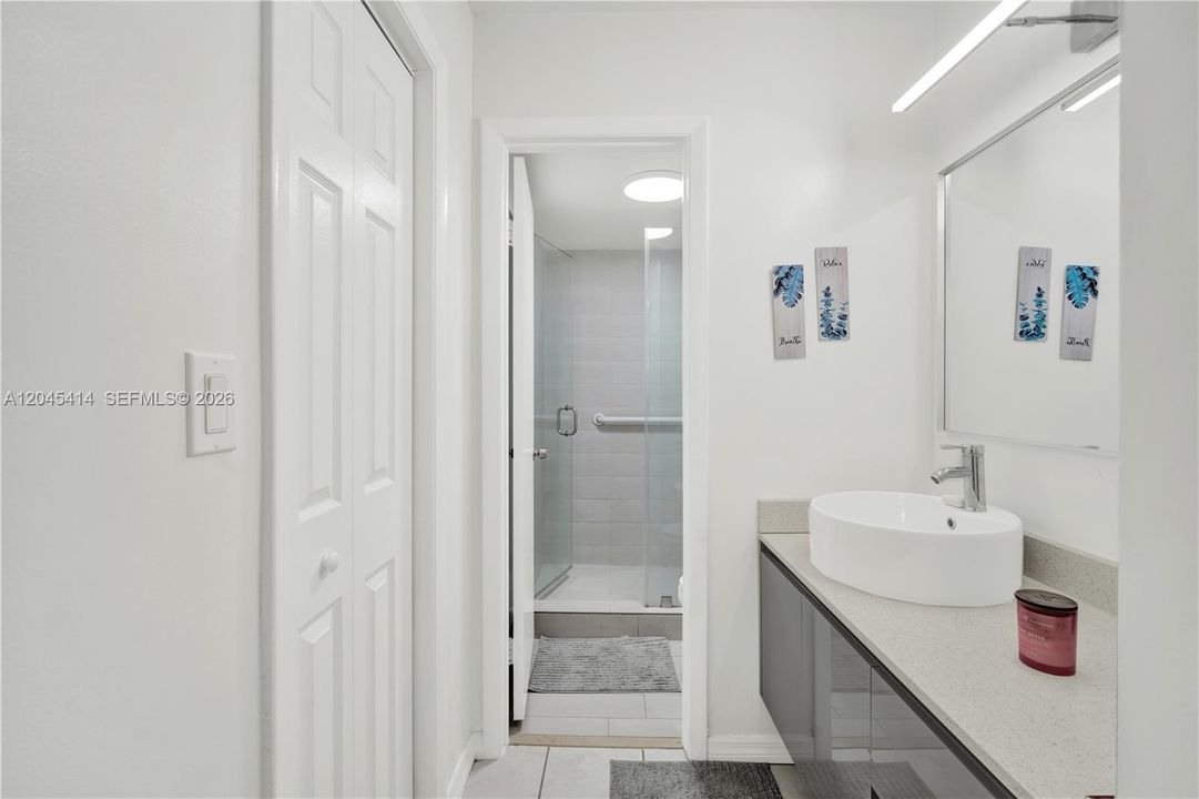 For Sale: $315,000 (2 beds, 2 baths, 900 Square Feet)