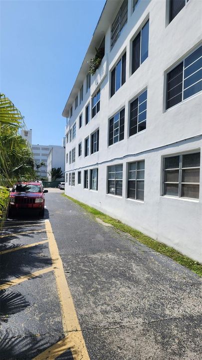 Side Parking Area