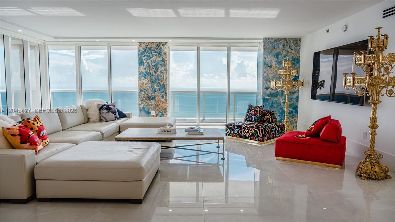 For Sale: $2,300,000 (2 beds, 2 baths, 2078 Square Feet)