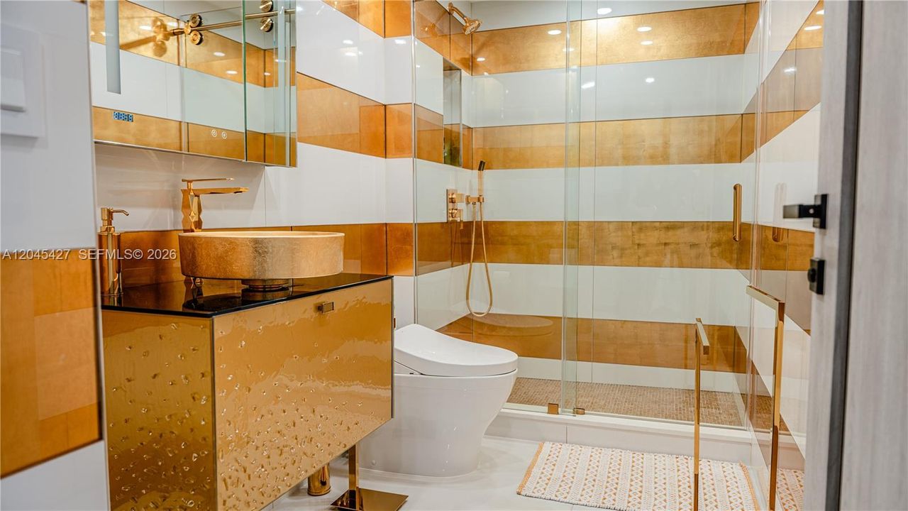 For Sale: $2,300,000 (2 beds, 2 baths, 2078 Square Feet)
