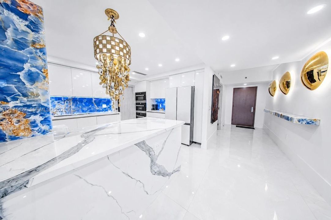 For Sale: $2,300,000 (2 beds, 2 baths, 2078 Square Feet)
