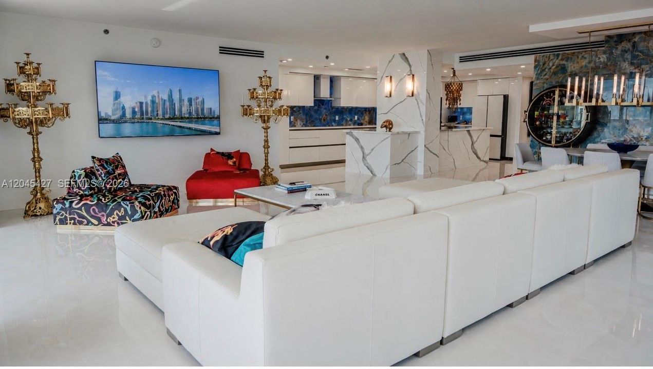For Sale: $2,300,000 (2 beds, 2 baths, 2078 Square Feet)