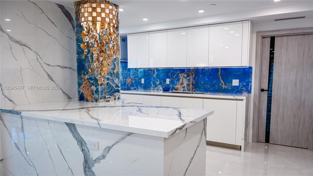 For Sale: $2,300,000 (2 beds, 2 baths, 2078 Square Feet)