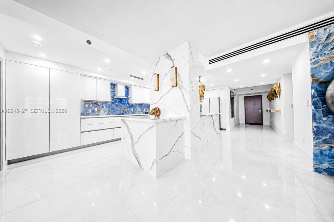For Sale: $2,300,000 (2 beds, 2 baths, 2078 Square Feet)