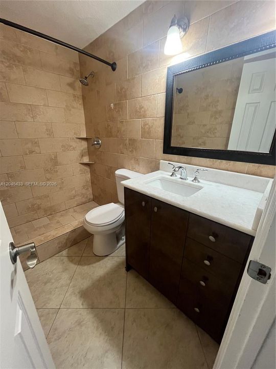 В аренду: $1,900 (1 спален, 1 ванн, 684 Квадратных фут)
