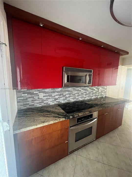 В аренду: $1,900 (1 спален, 1 ванн, 684 Квадратных фут)