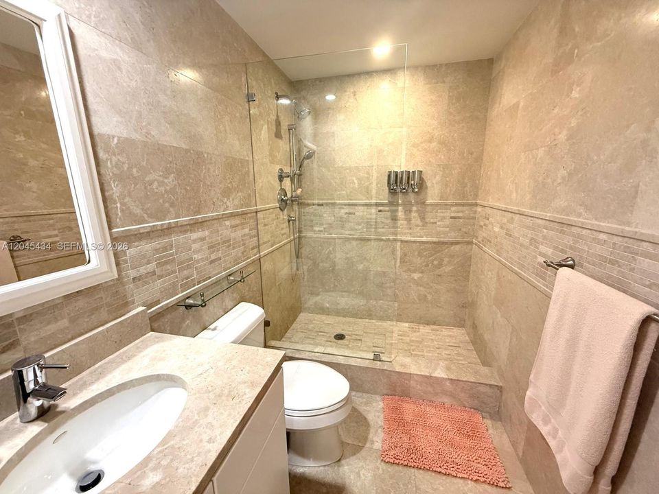 For Rent: $6,800 (3 beds, 3 baths, 1493 Square Feet)