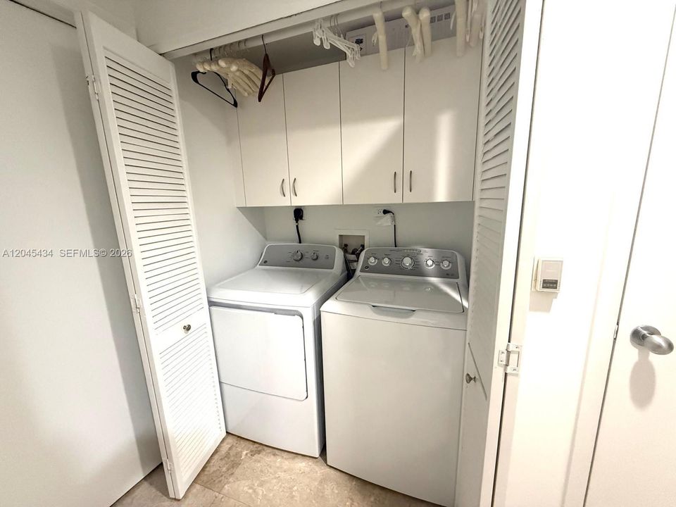 For Rent: $6,800 (3 beds, 3 baths, 1493 Square Feet)