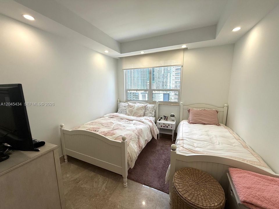 For Rent: $6,800 (3 beds, 3 baths, 1493 Square Feet)