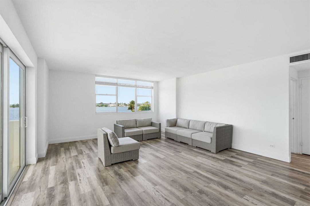 15-web-or-mls-2800_N_Flagler_Dr_Unit_410