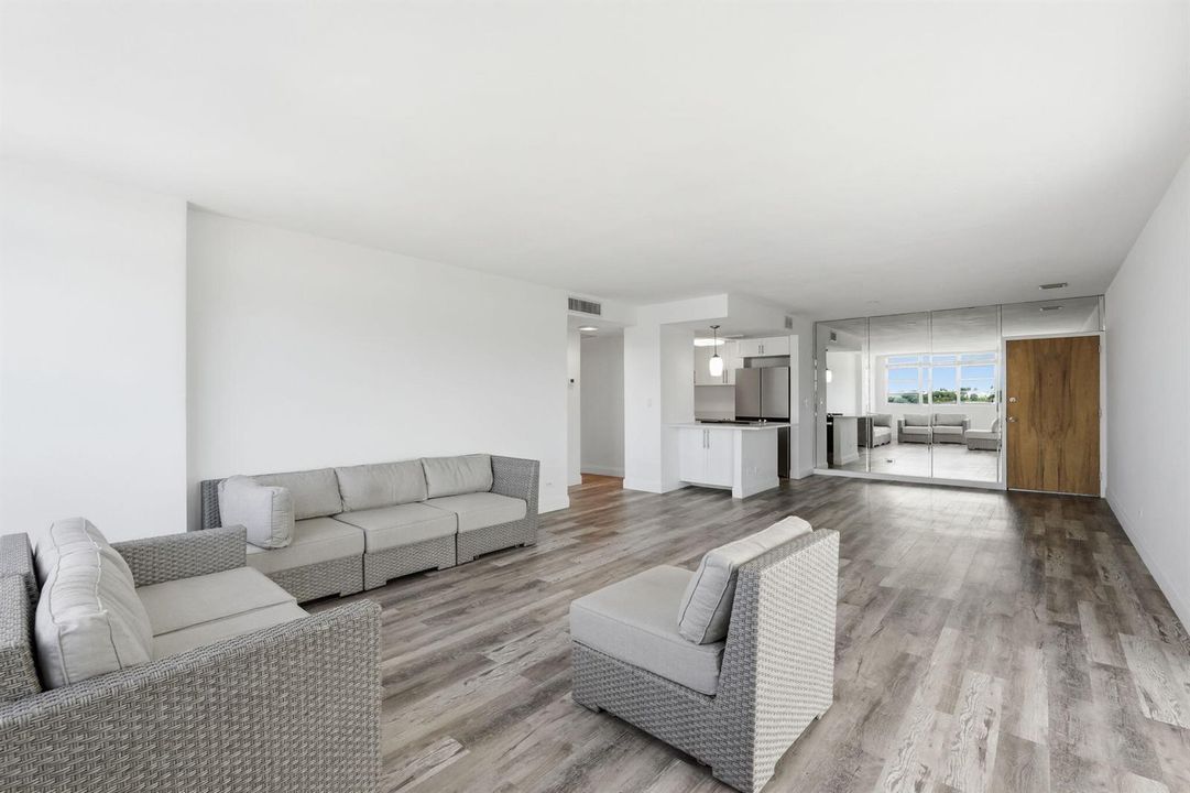 18-web-or-mls-2800_N_Flagler_Dr_Unit_410