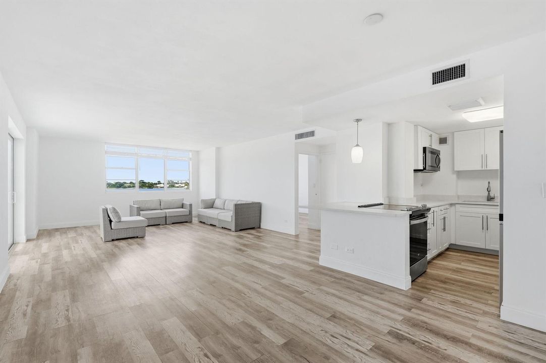 12-web-or-mls-2800_N_Flagler_Dr_Unit_410