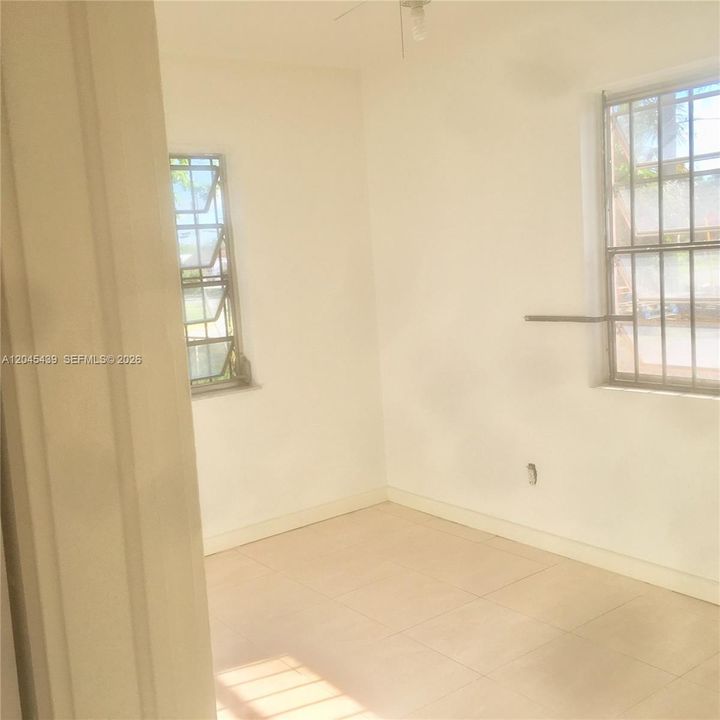 В аренду: $2,450 (2 спален, 1 ванн, 780 Квадратных фут)
