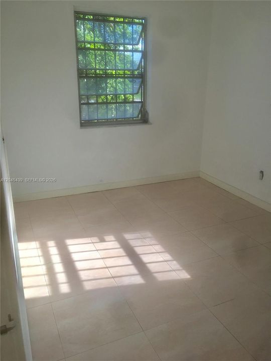 В аренду: $2,450 (2 спален, 1 ванн, 780 Квадратных фут)
